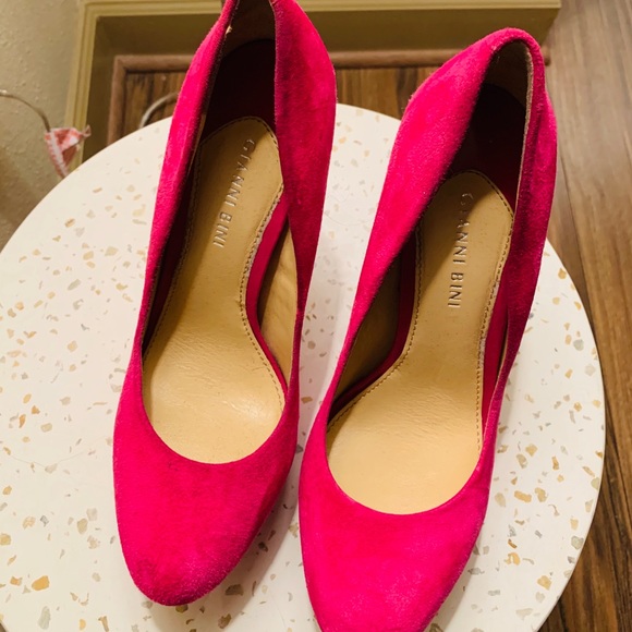 Gianni Bini Pink Suede Heels - Picture 2 of 3